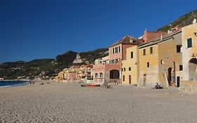 Welcome Varigotti - Borgo Saraceno